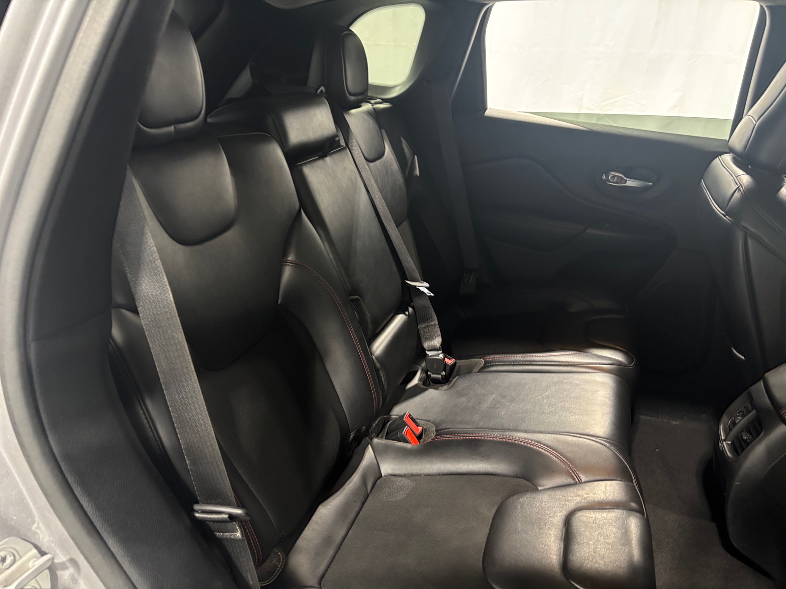 Thumbnail: 2020 Jeep Cherokee - 6