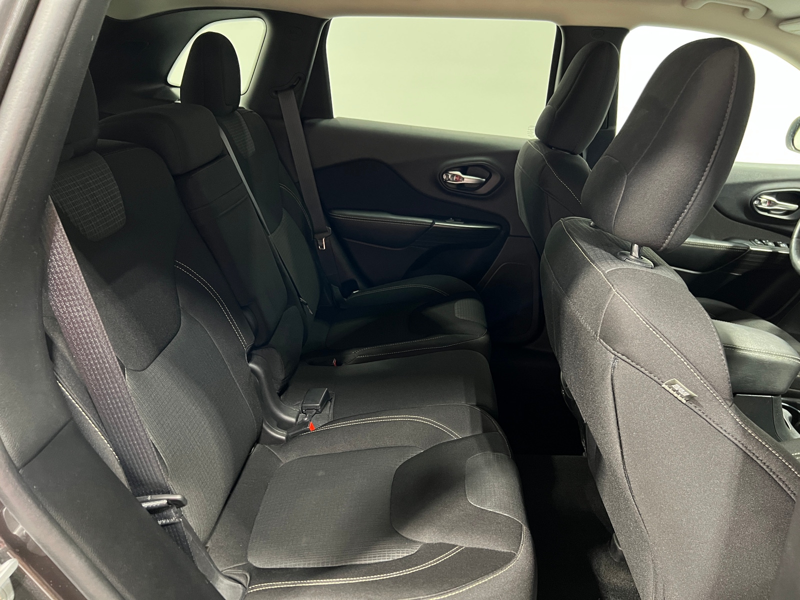 Thumbnail: 2015 Jeep Cherokee - 6