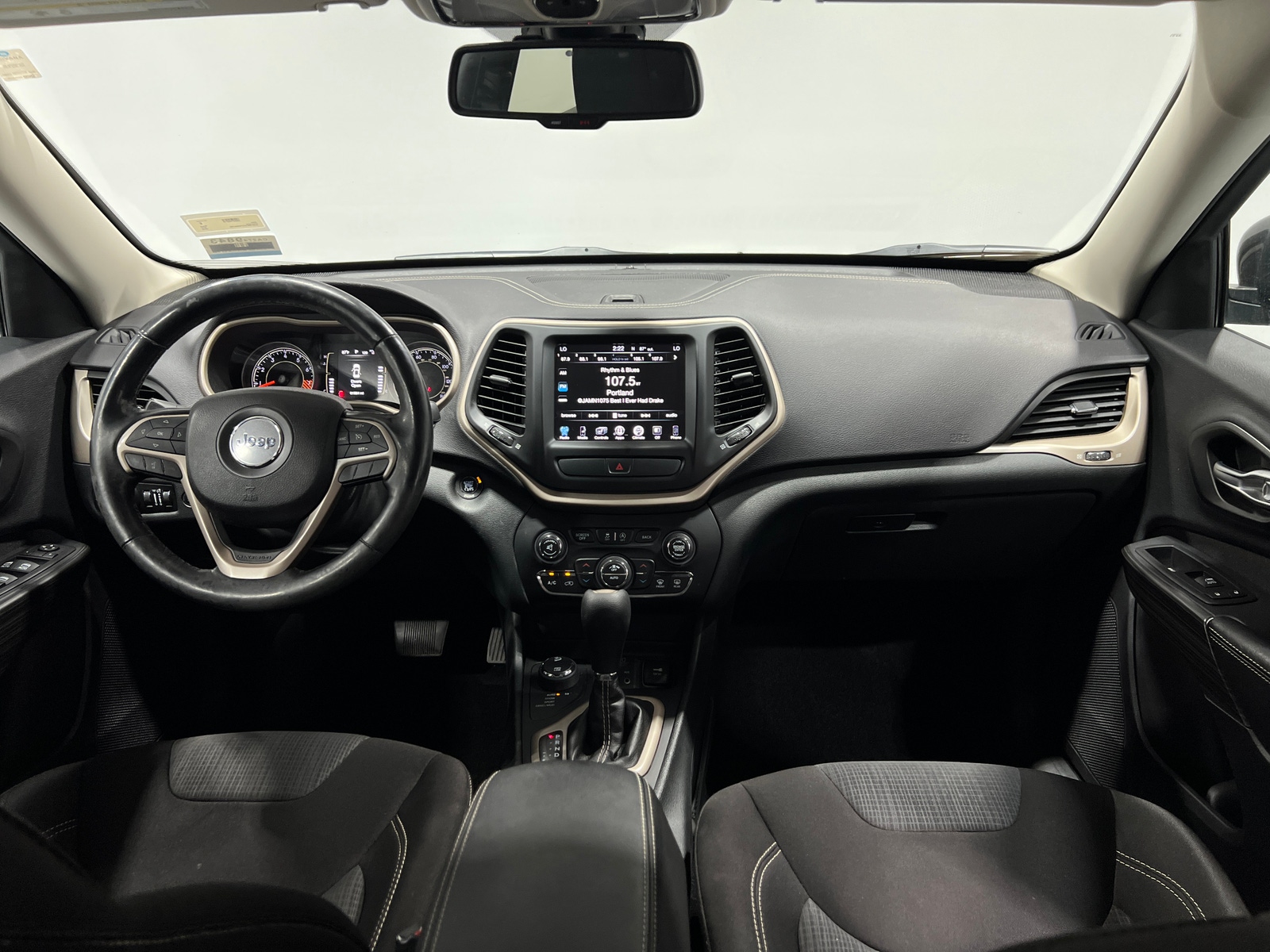 Thumbnail: 2015 Jeep Cherokee - 3