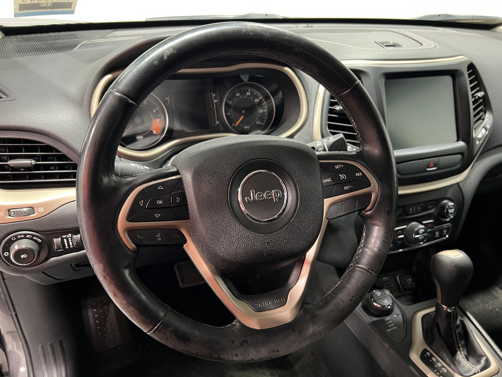 Thumbnail: 2015 Jeep Cherokee - 5