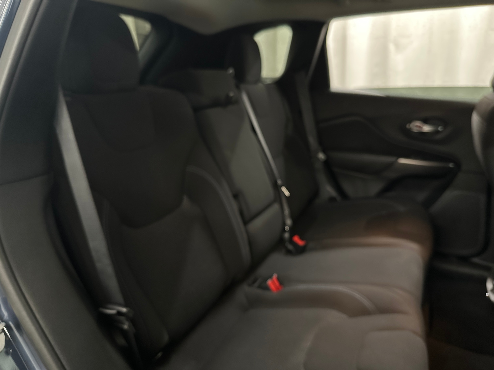 Thumbnail: 2019 Jeep Cherokee - 6