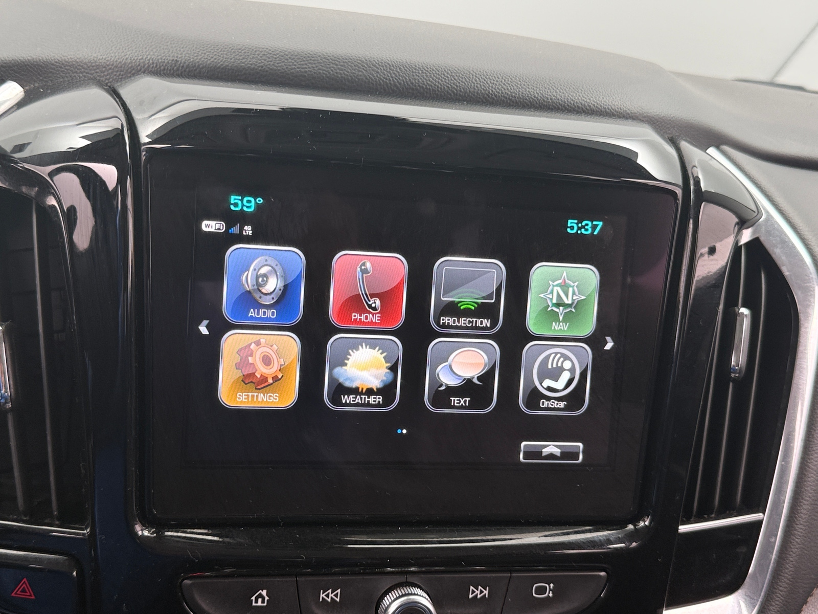 Thumbnail: 2018 Chevrolet Traverse - 3
