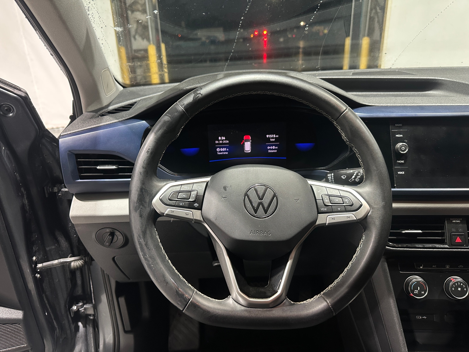 Thumbnail: 2022 Volkswagen Taos - 4