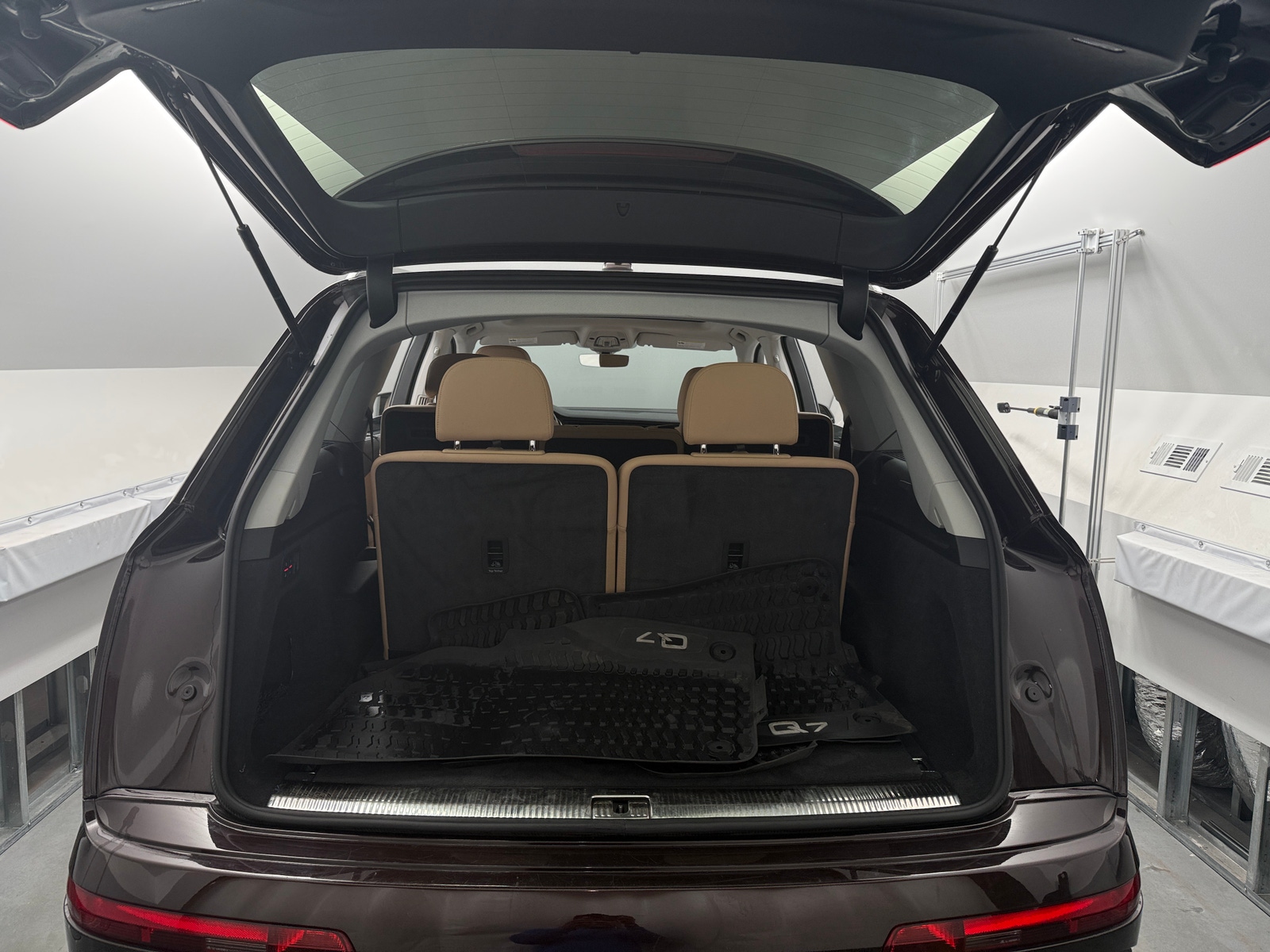 Thumbnail: 2021 Audi Q7 - 6
