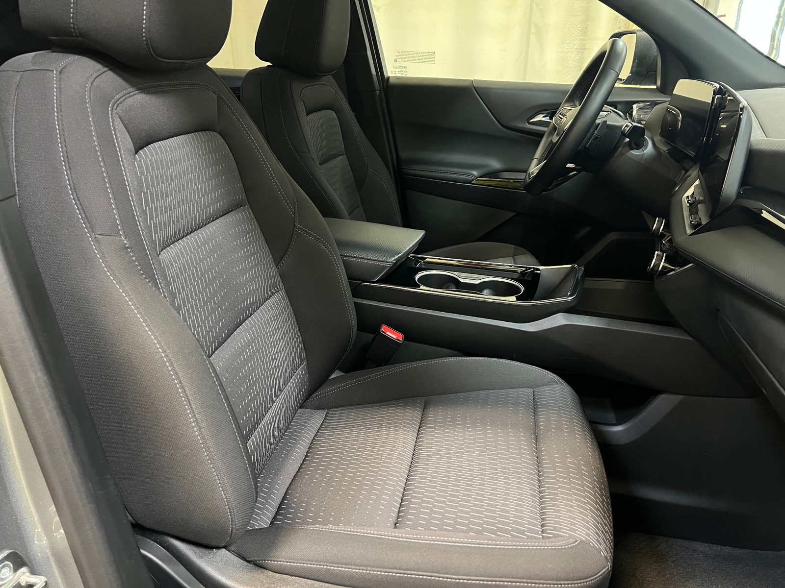Thumbnail: 2025 Chevrolet Equinox - 2