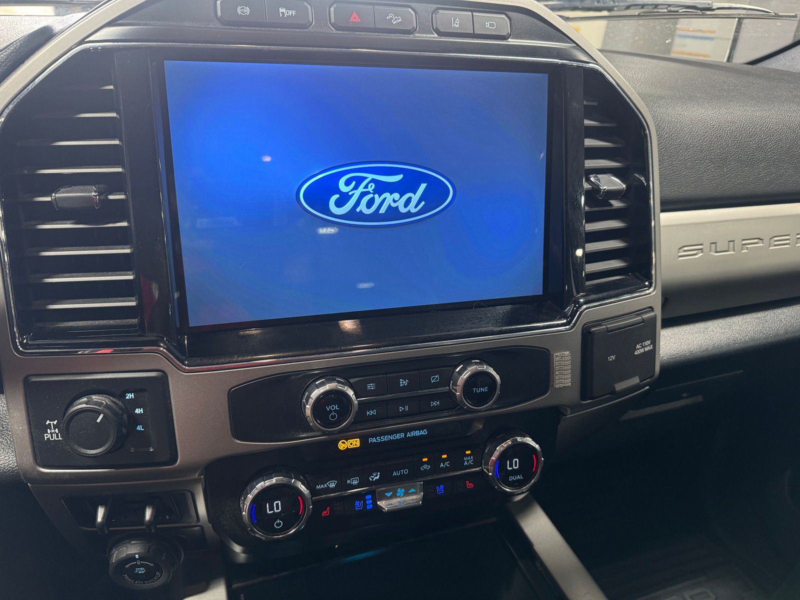 Thumbnail: 2022 Ford Econoline - 3