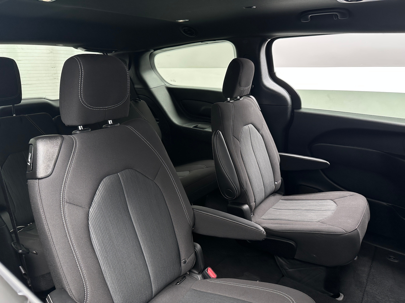 Thumbnail: 2023 Chrysler Pacifica - 6