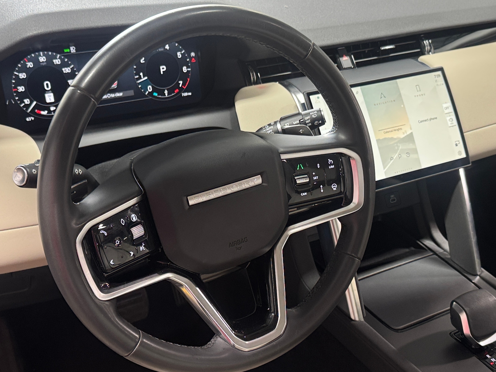 Thumbnail: 2024 Land Rover Discovery Sport - 4