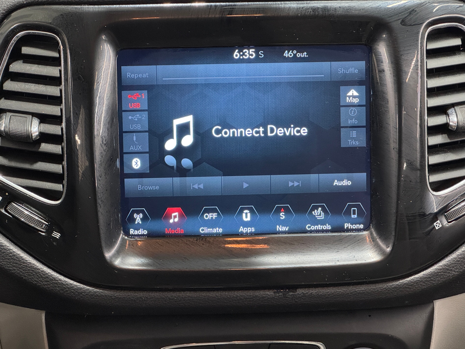 Thumbnail: 2018 Jeep Compass - 3