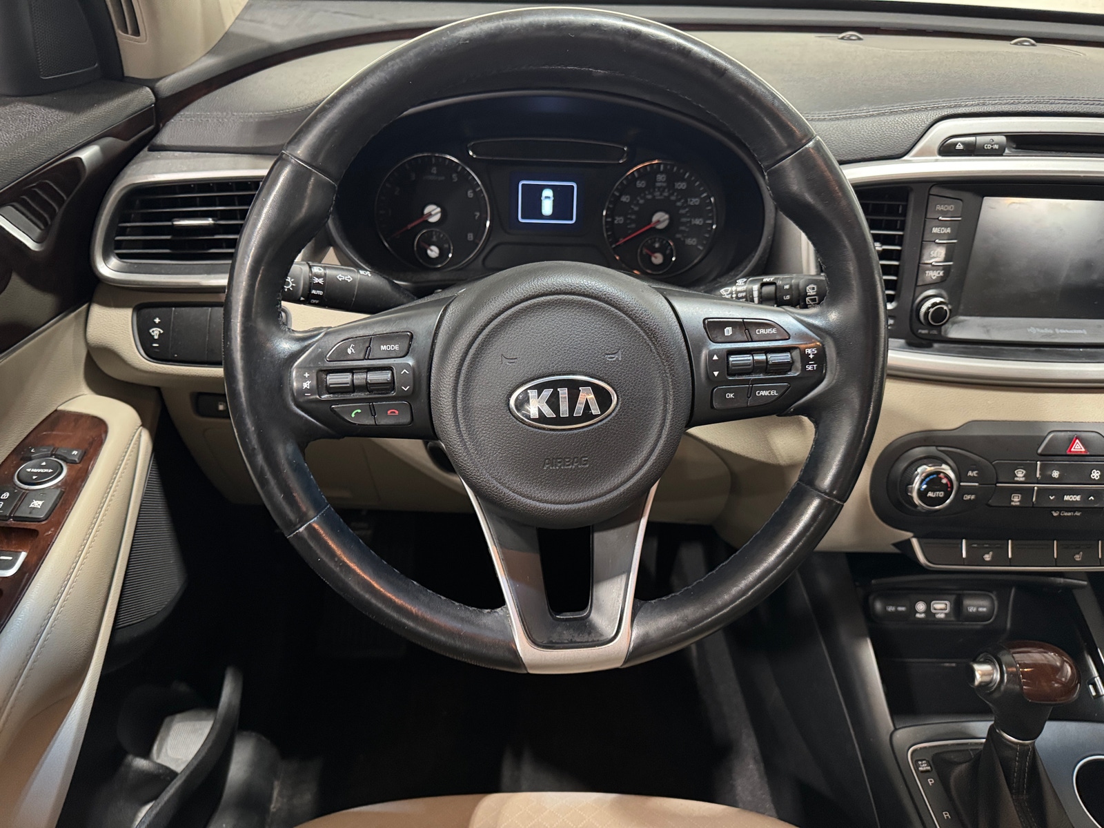 Thumbnail: 2017 Kia Sorento - 5