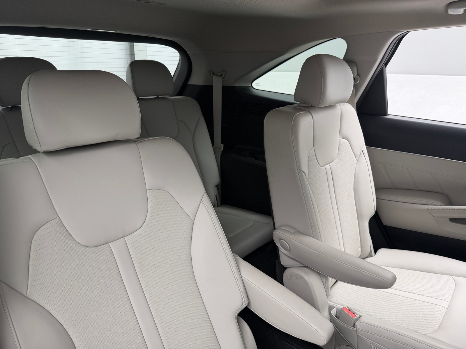Thumbnail: 2023 Kia Sorento - 5