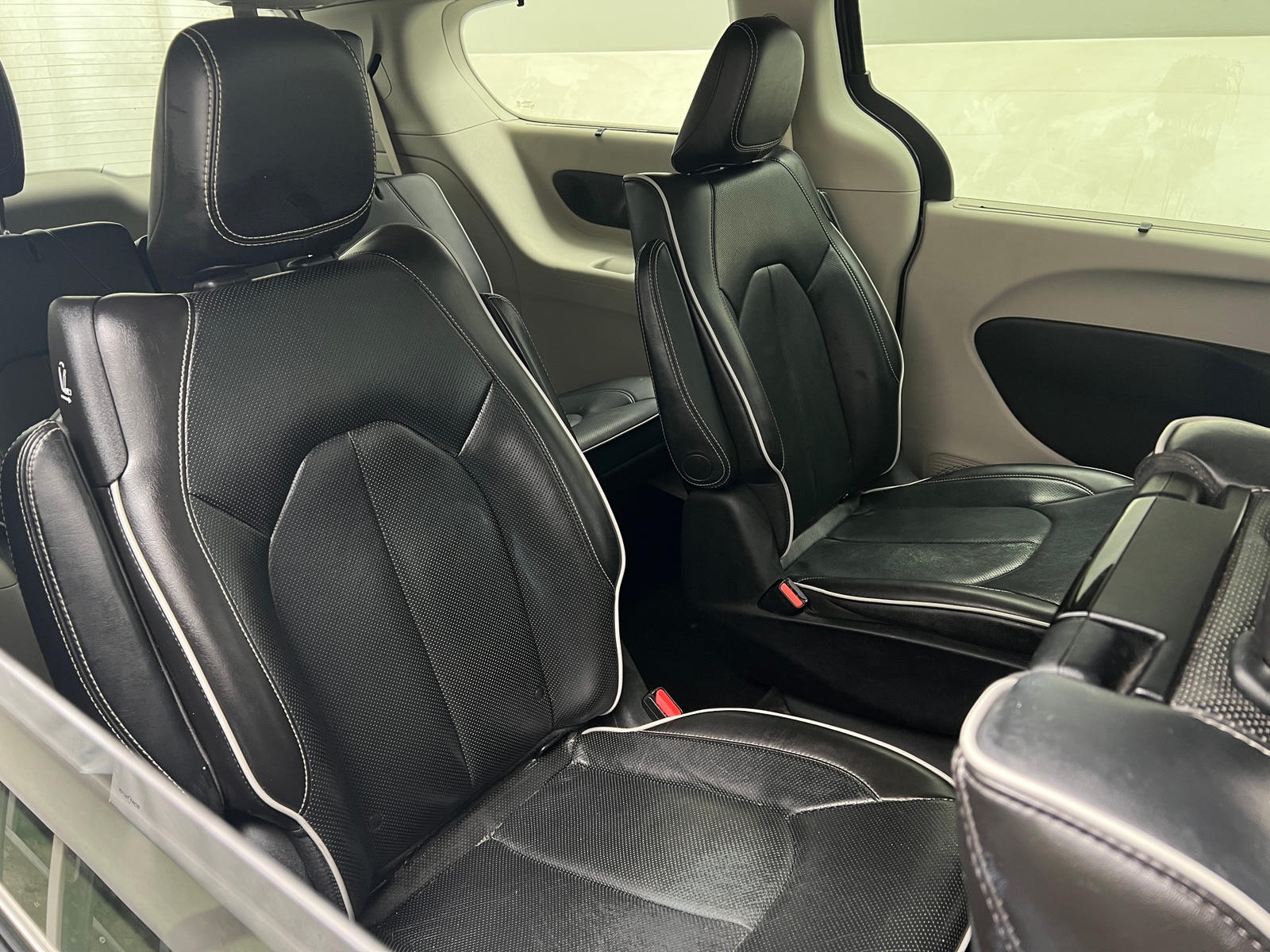 Thumbnail: 2021 Chrysler Pacifica - 6