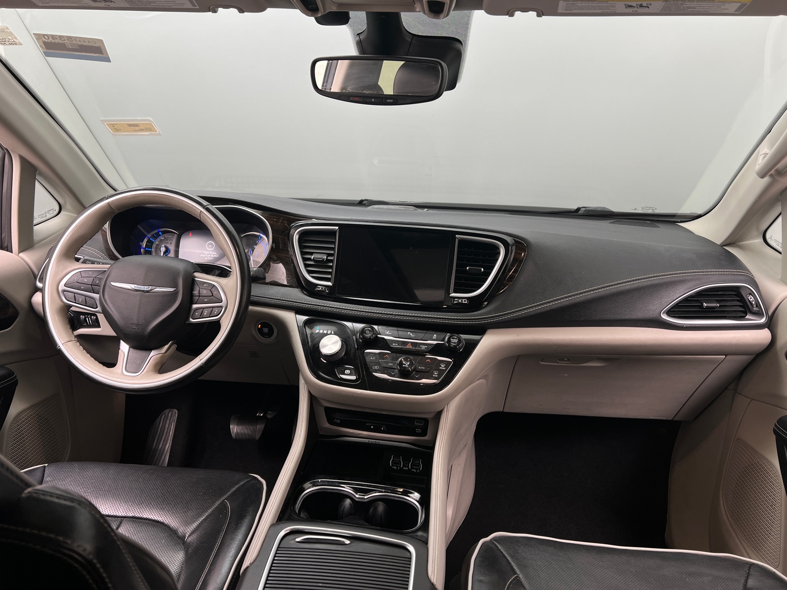 Thumbnail: 2021 Chrysler Pacifica - 3