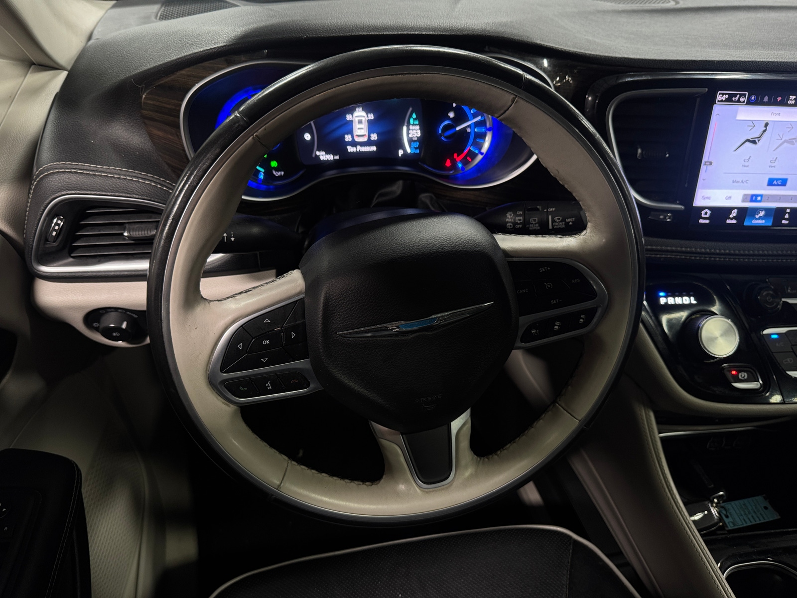 Thumbnail: 2021 Chrysler Pacifica - 5