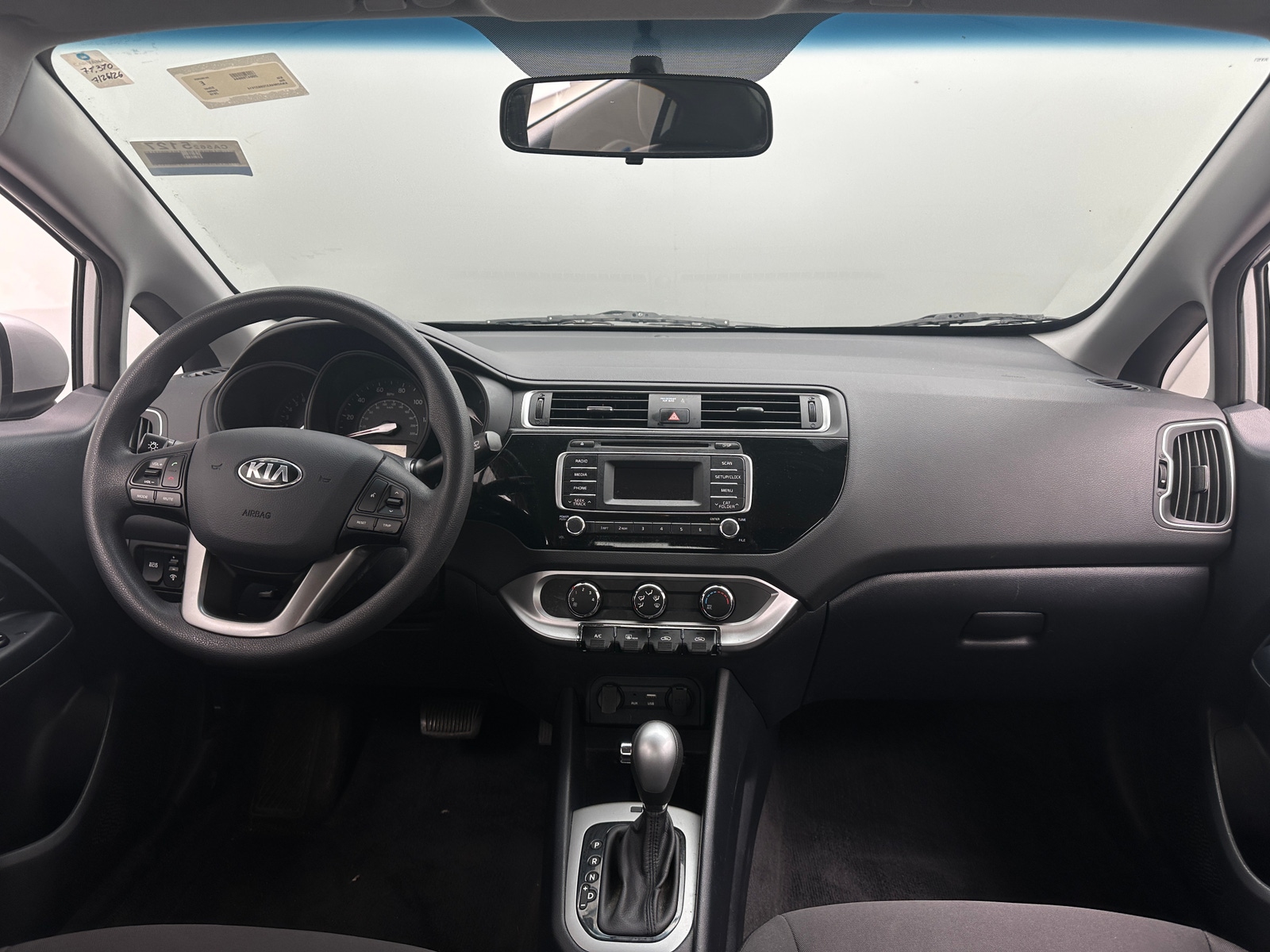 Thumbnail: 2016 Kia Rio - 3