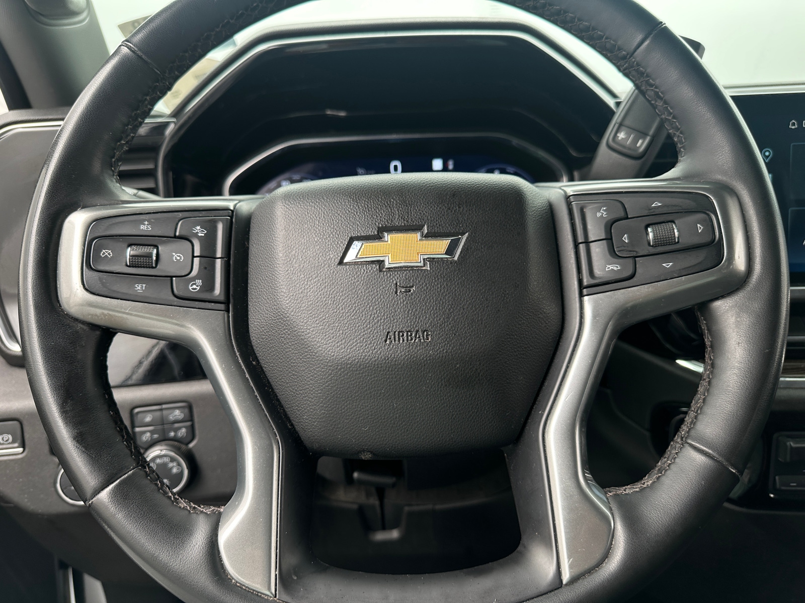 Thumbnail: 2023 Chevrolet Silverado 1500 - 5