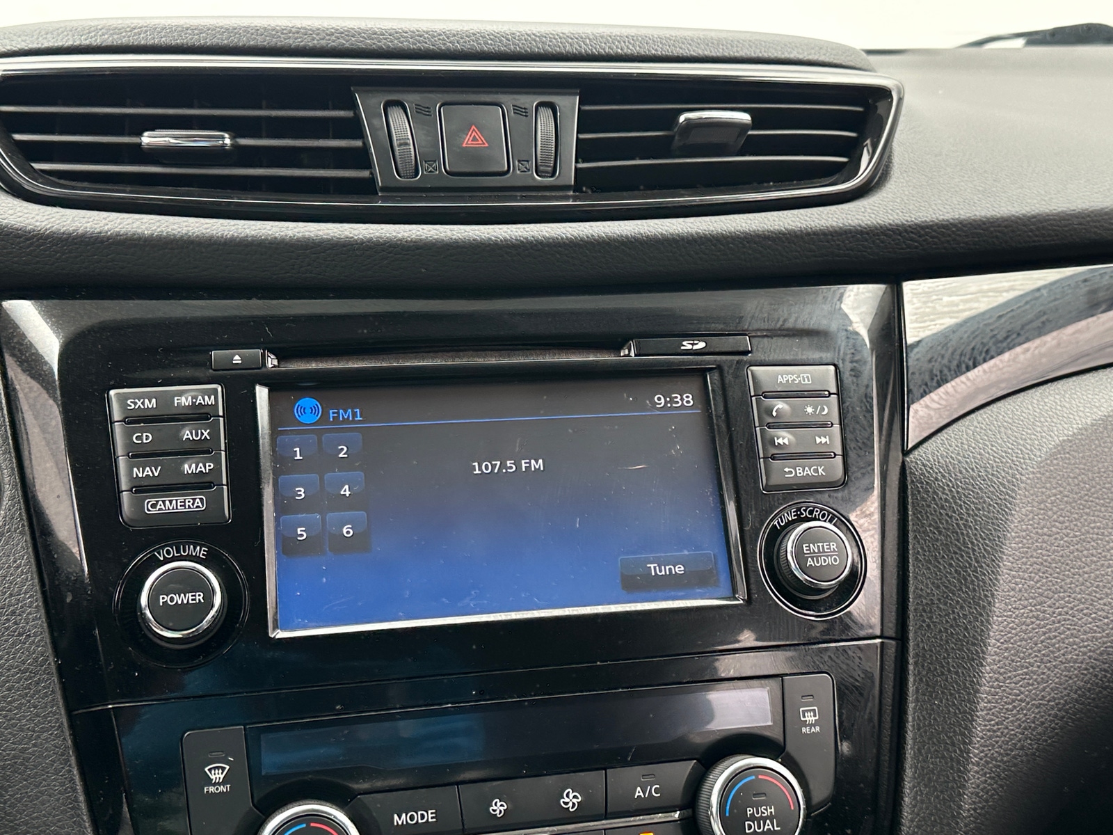 Thumbnail: 2018 Nissan Rogue Sport - 4