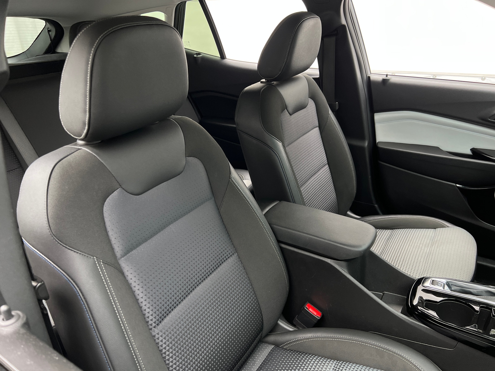 Thumbnail: 2025 Chevrolet Trax - 2