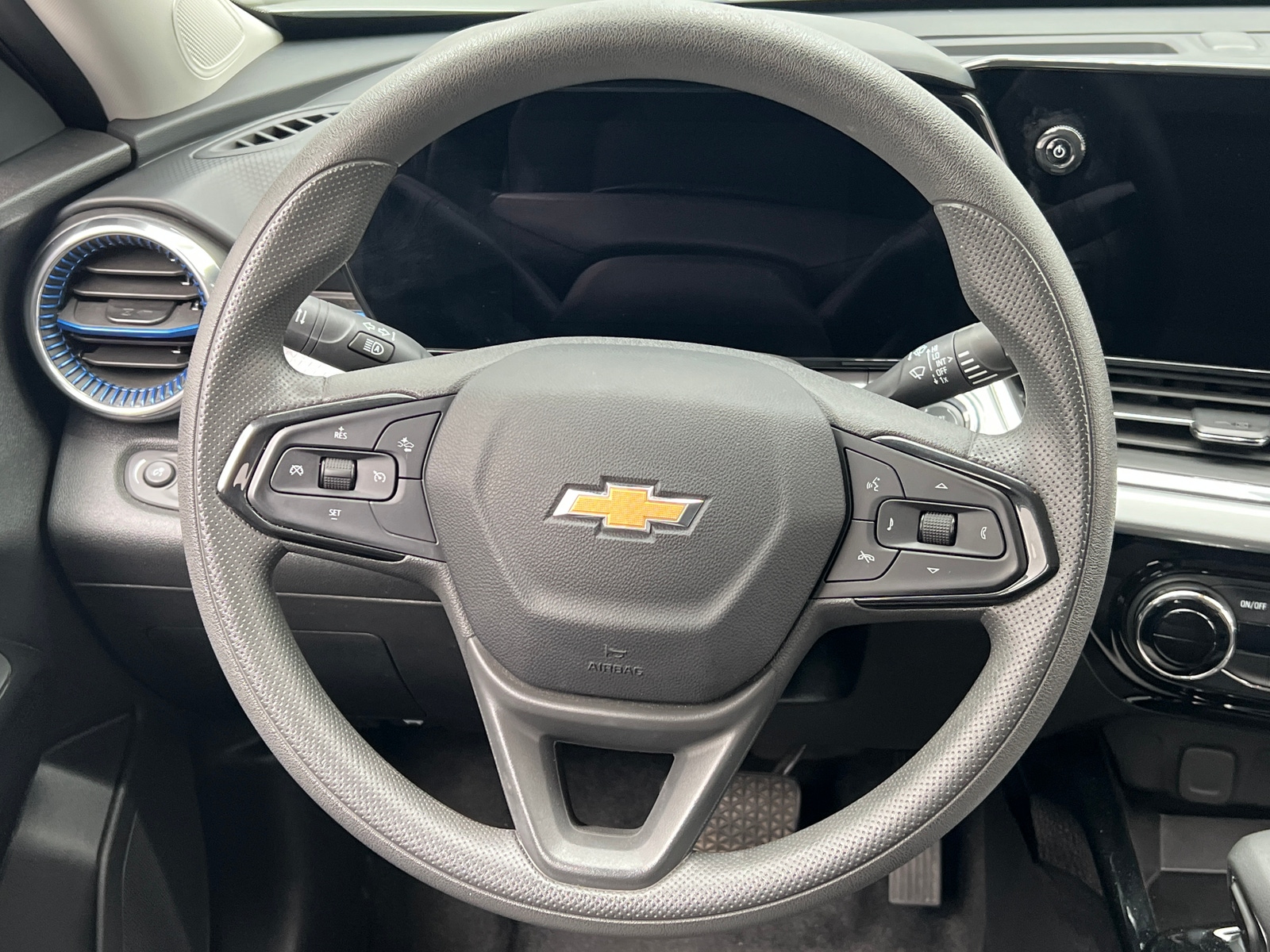 Thumbnail: 2025 Chevrolet Trax - 5