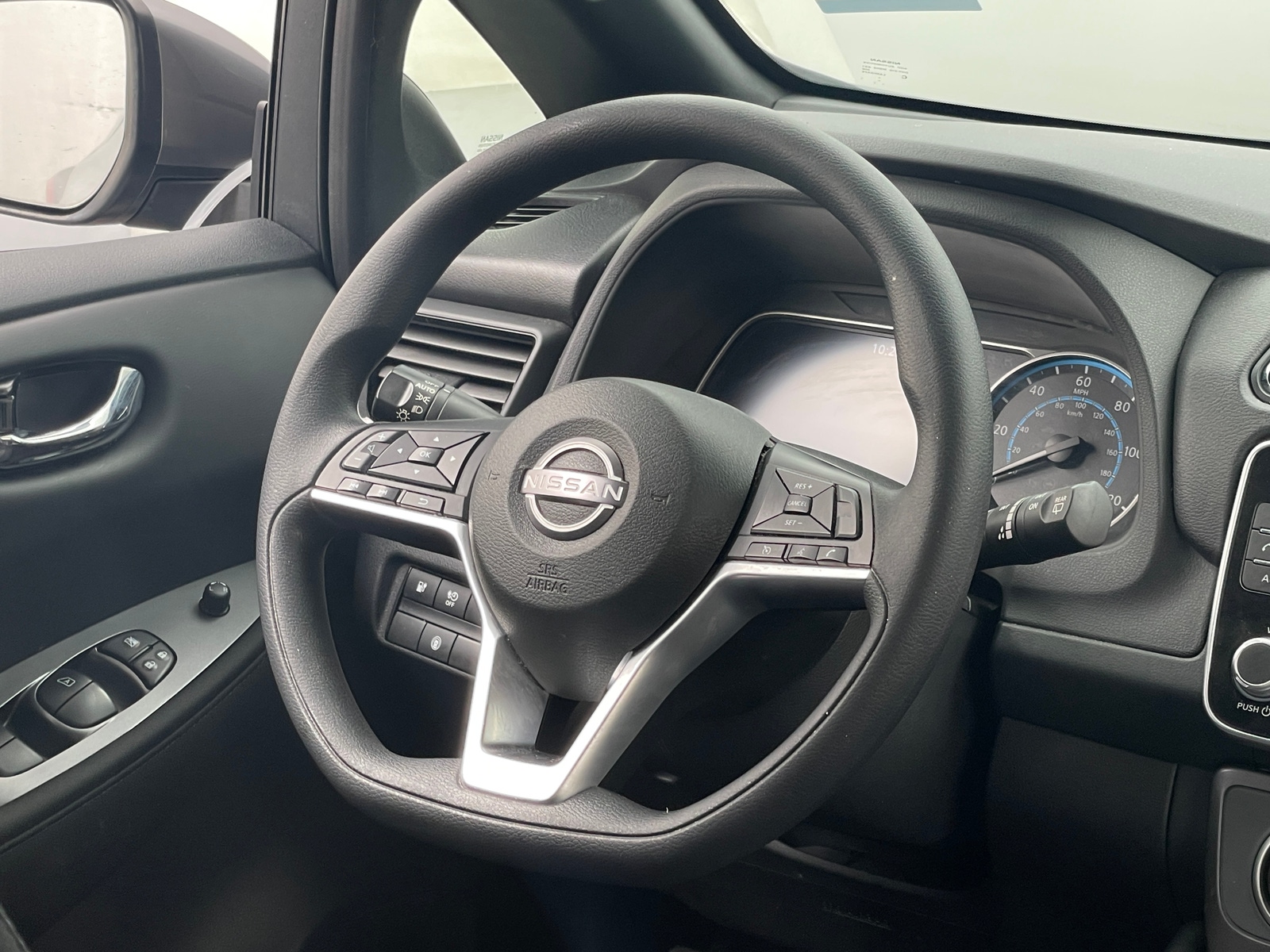 Thumbnail: 2023 Nissan Leaf - 5