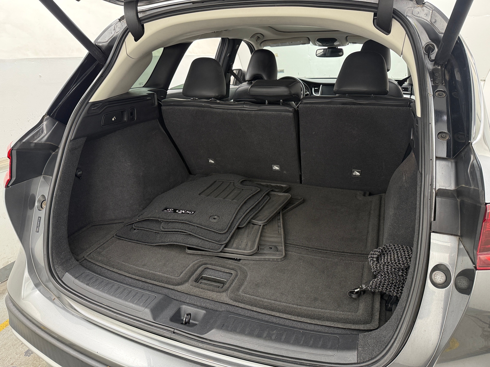 Thumbnail: 2019 INFINITI QX50 - 6