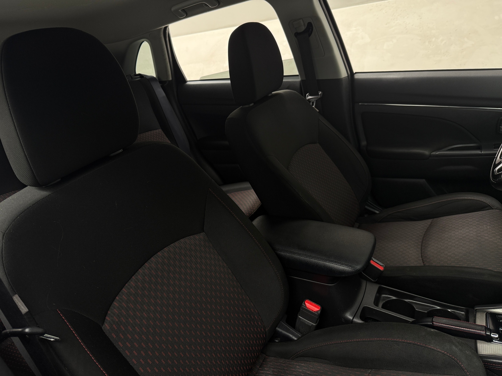 Thumbnail: 2018 Mitsubishi Outlander Sport - 2