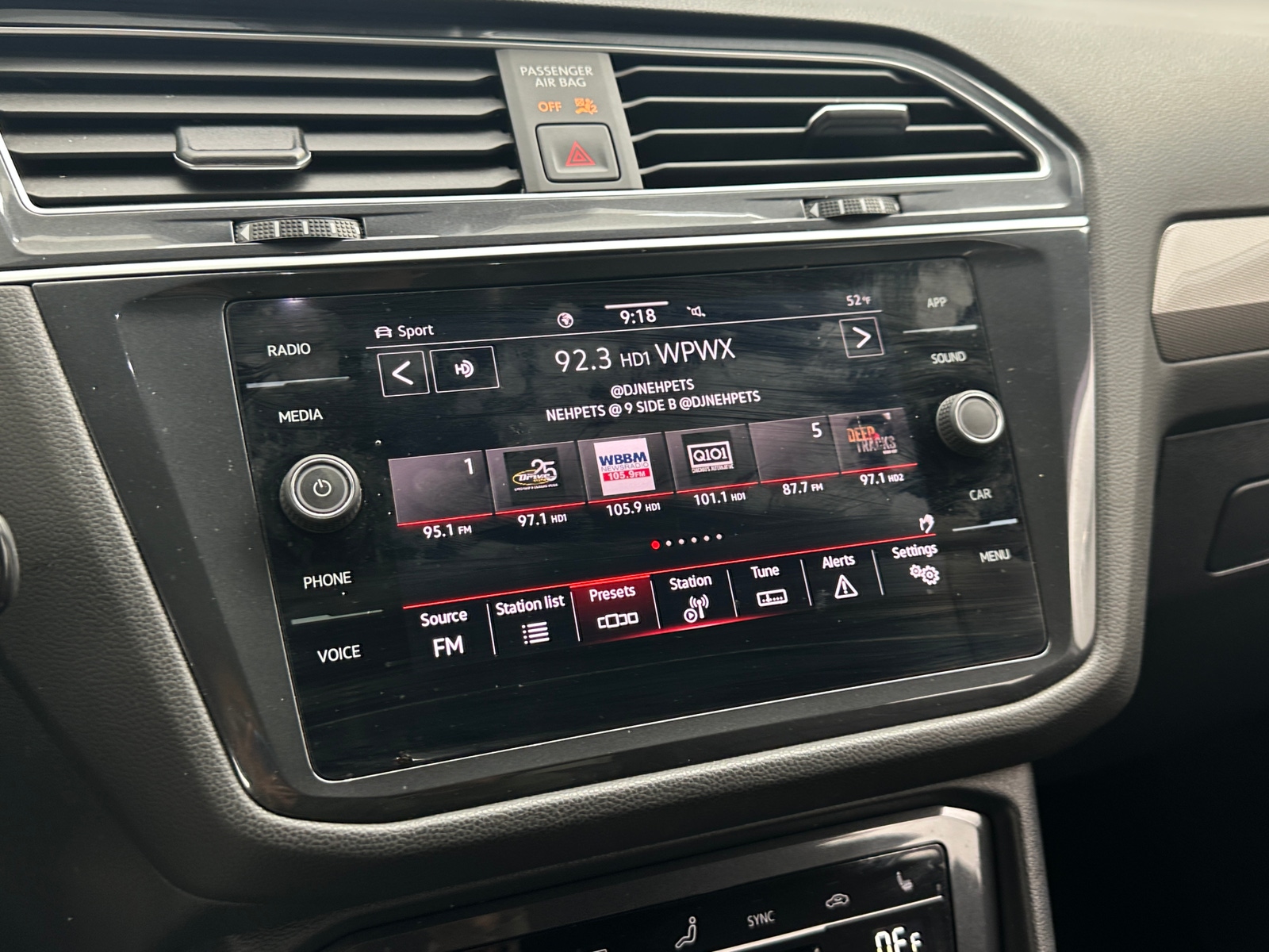 Thumbnail: 2024 Volkswagen Tiguan - 3