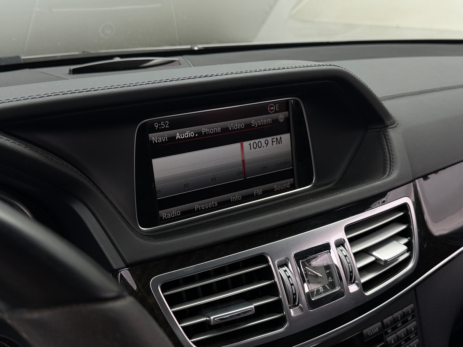 Thumbnail: 2014 Mercedes-Benz E-Class - 3