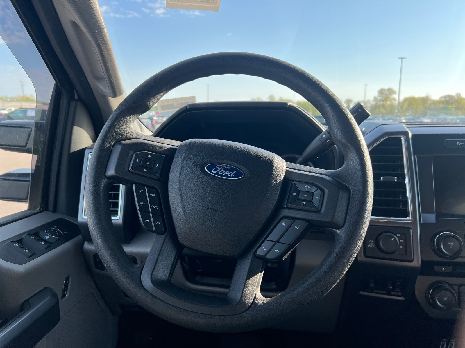 Thumbnail: 2017 Ford Econoline - 5