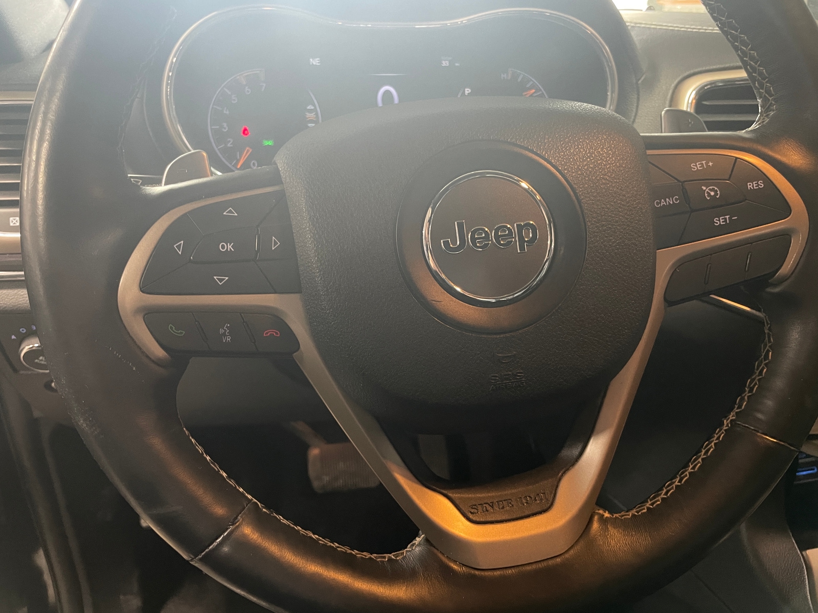Thumbnail: 2017 Jeep Grand Cherokee - 4