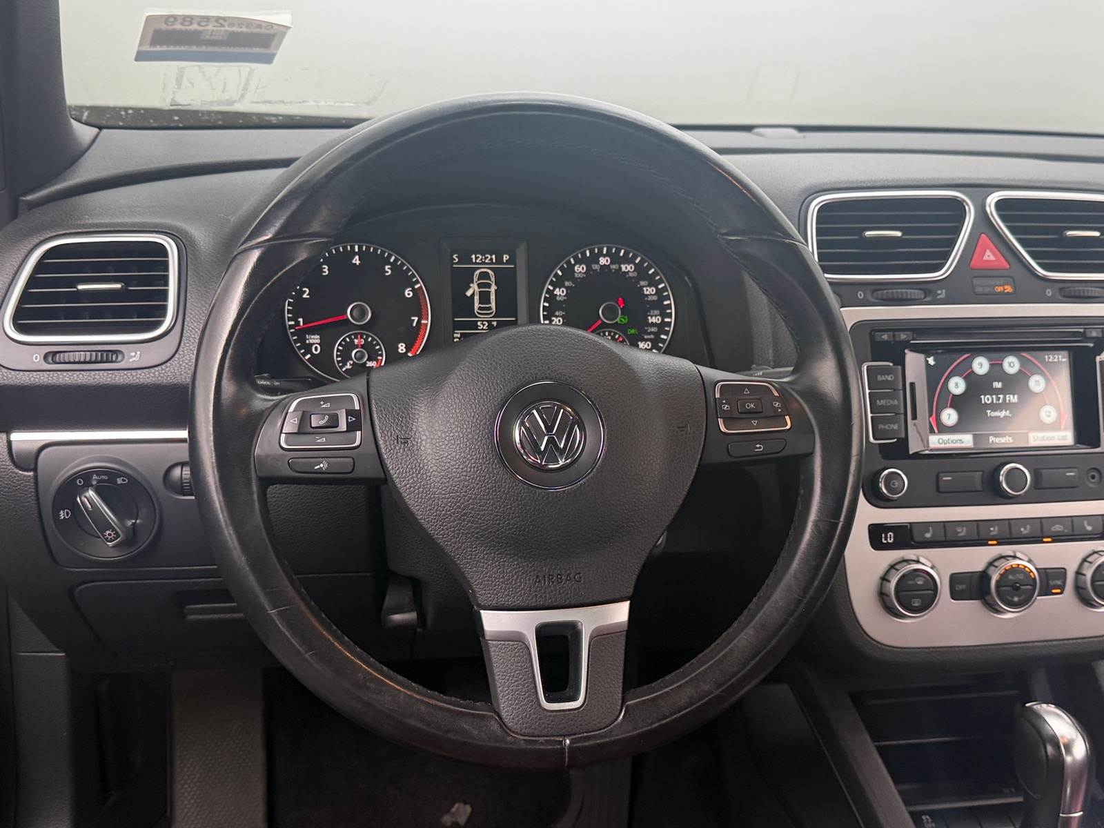 Thumbnail: 2013 Volkswagen Eos - 4