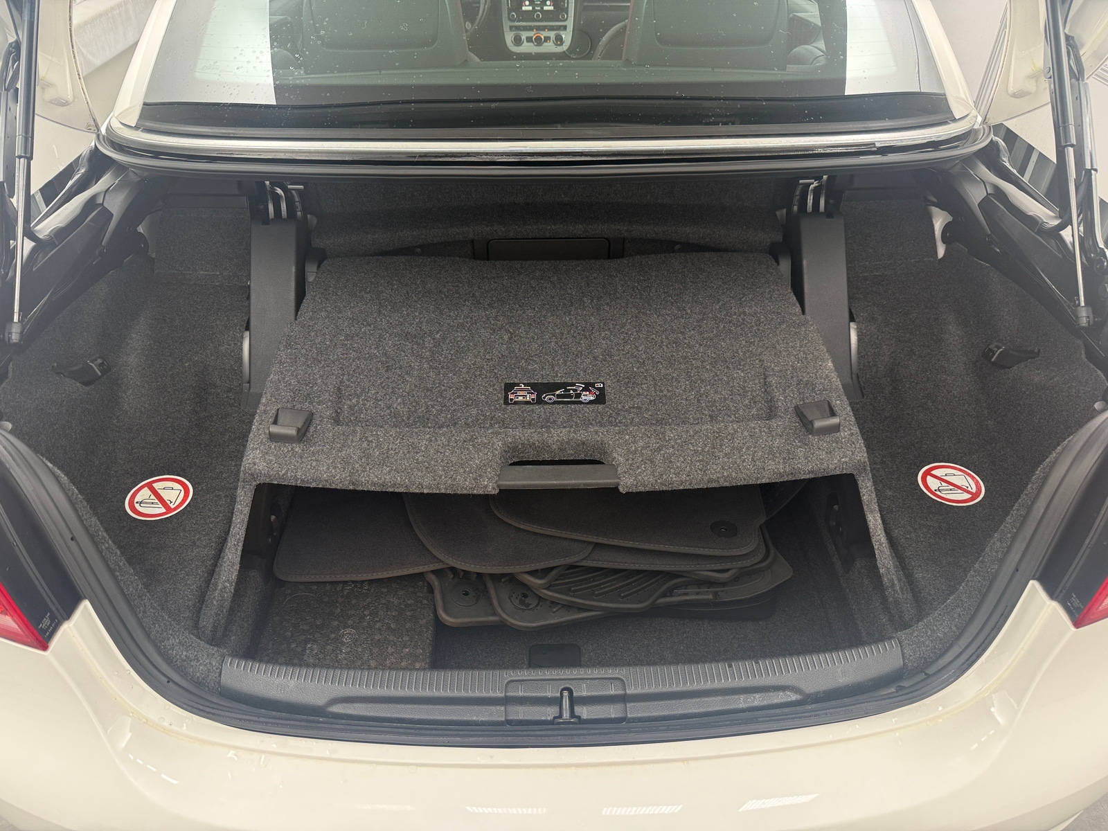 Thumbnail: 2013 Volkswagen Eos - 6