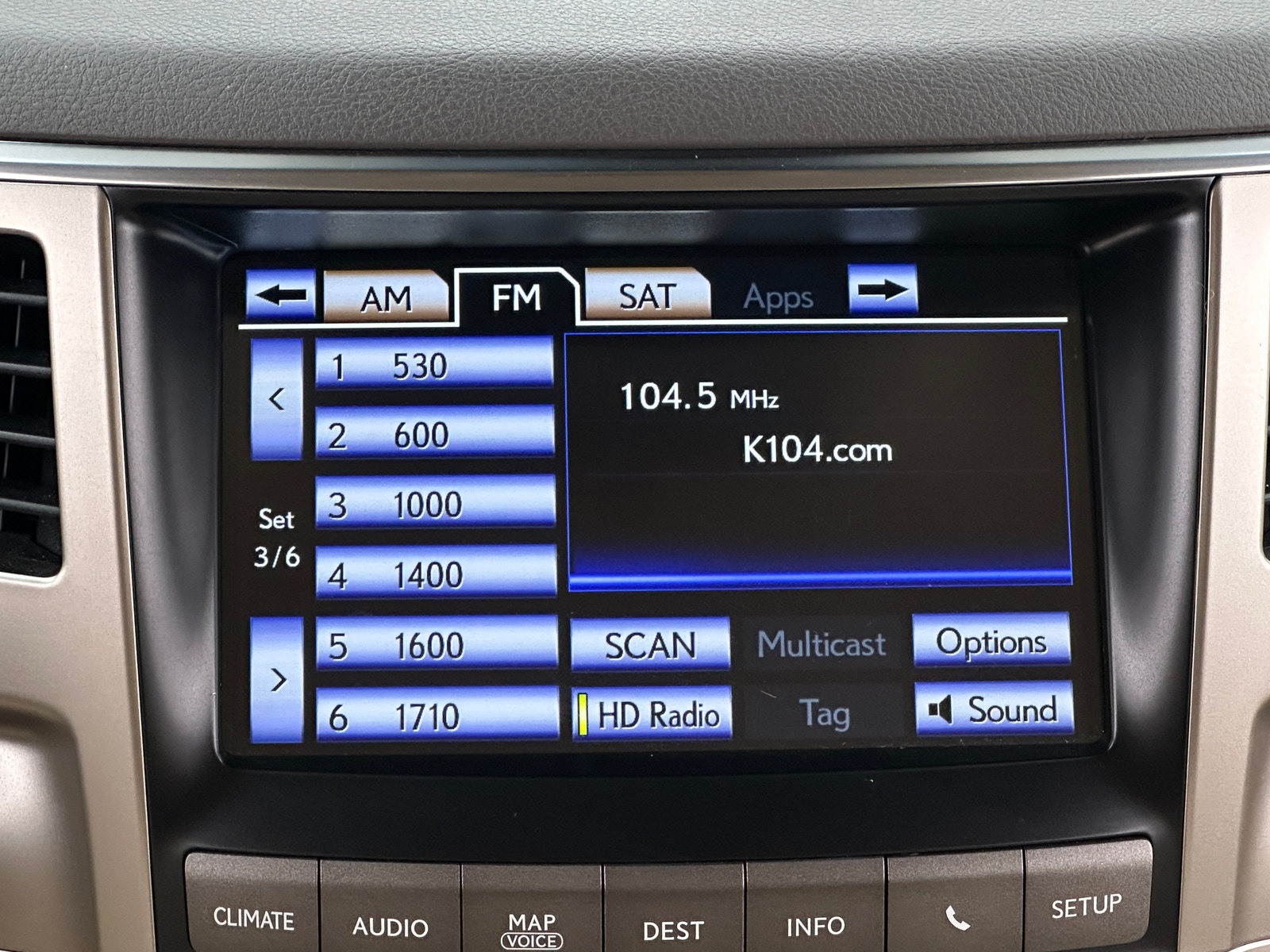 Thumbnail: 2015 Lexus LX - 3