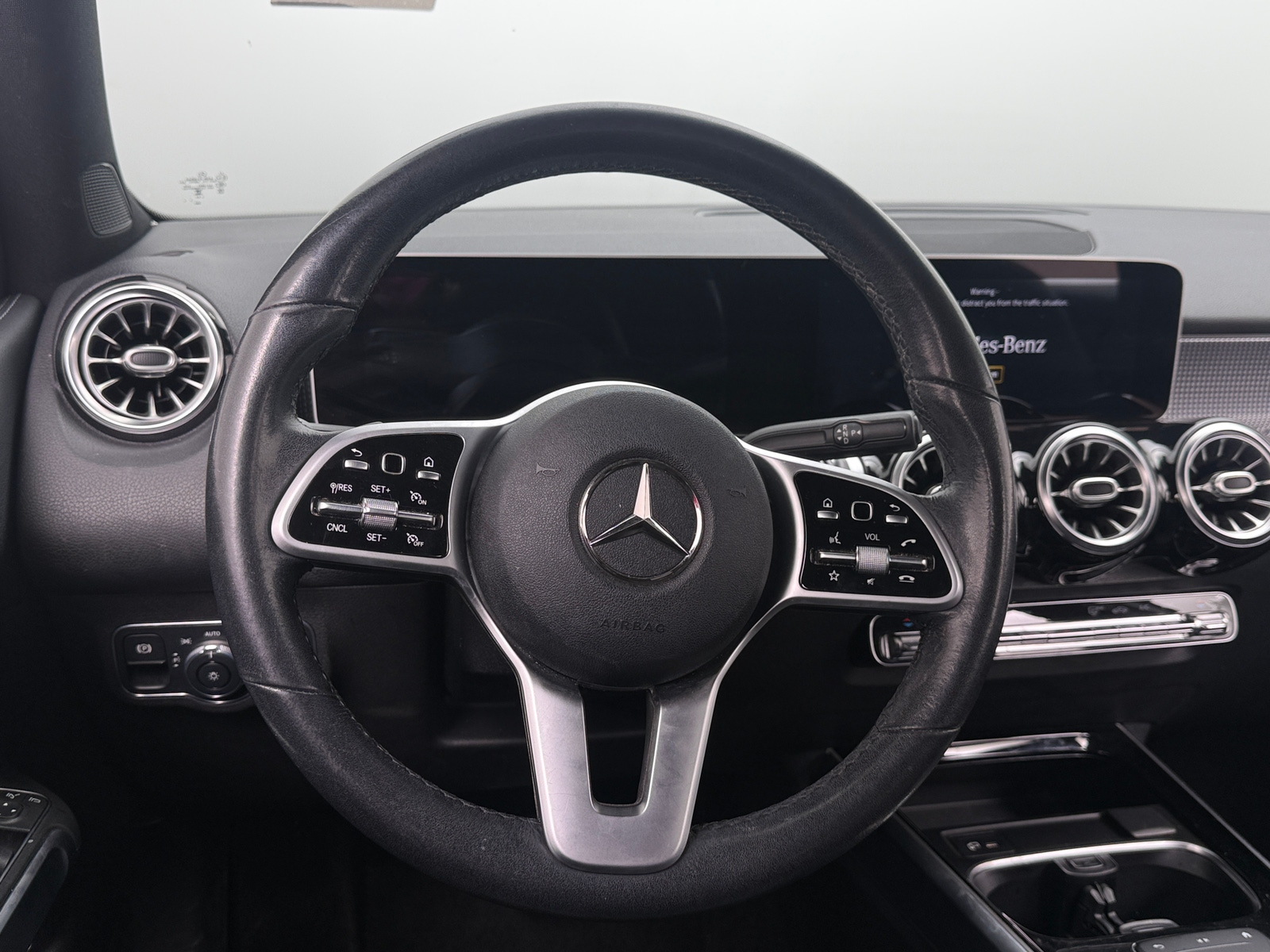 Thumbnail: 2020 Mercedes-Benz GLB - 4