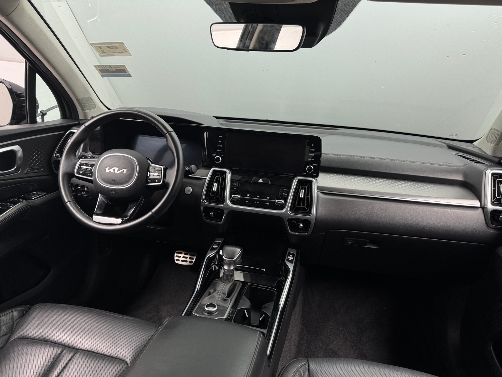 Thumbnail: 2023 Kia Sorento - 2