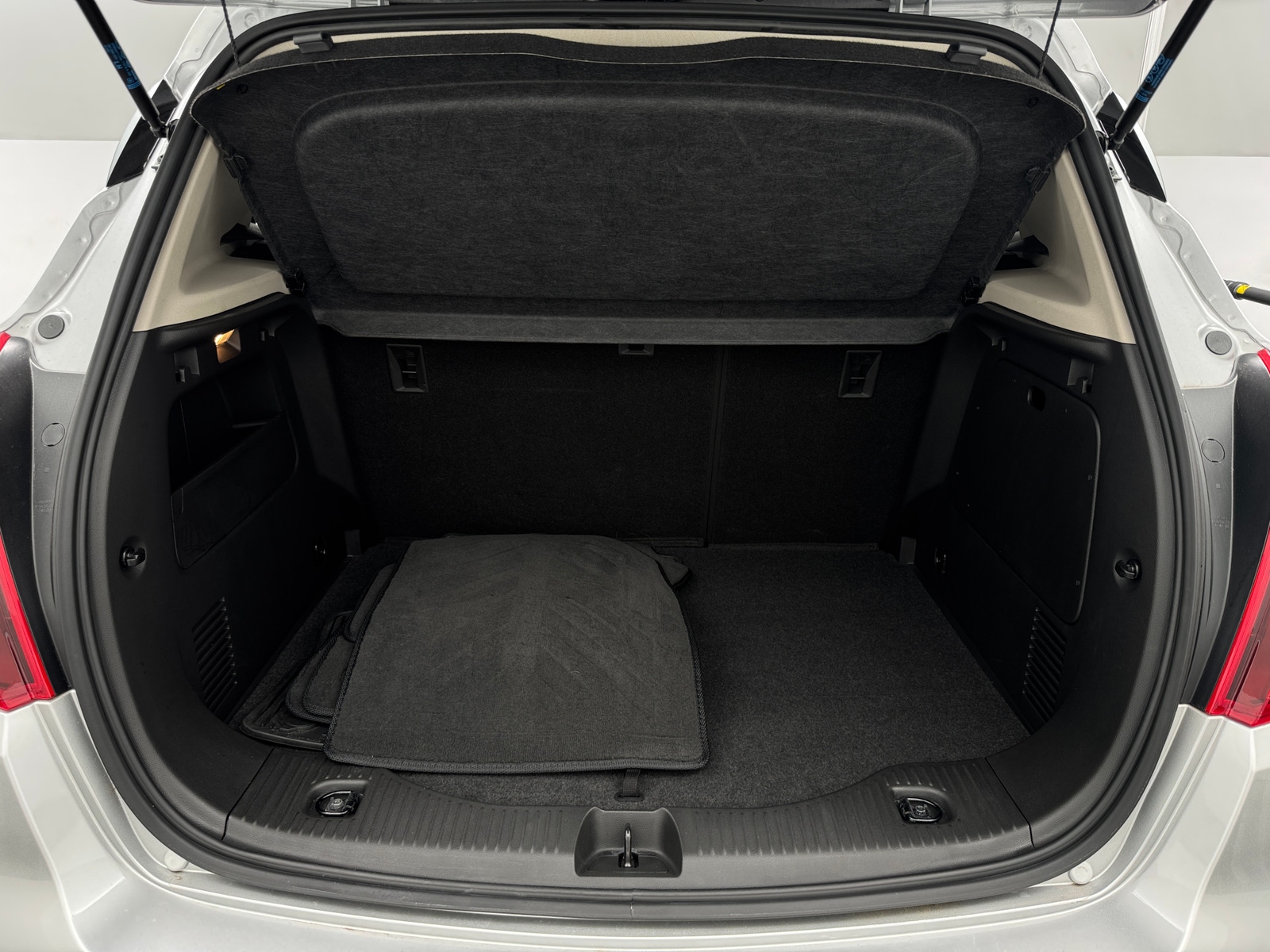 Thumbnail: 2018 Buick Encore - 6