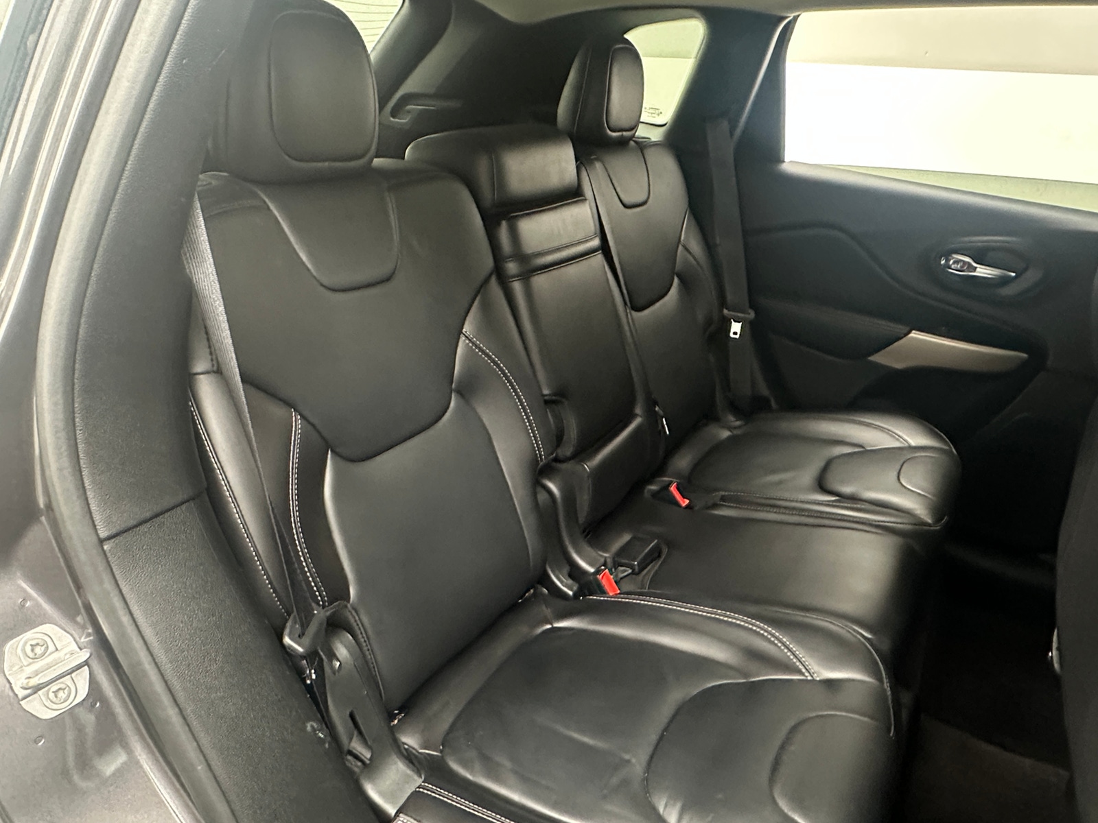 Thumbnail: 2017 Jeep Cherokee - 5