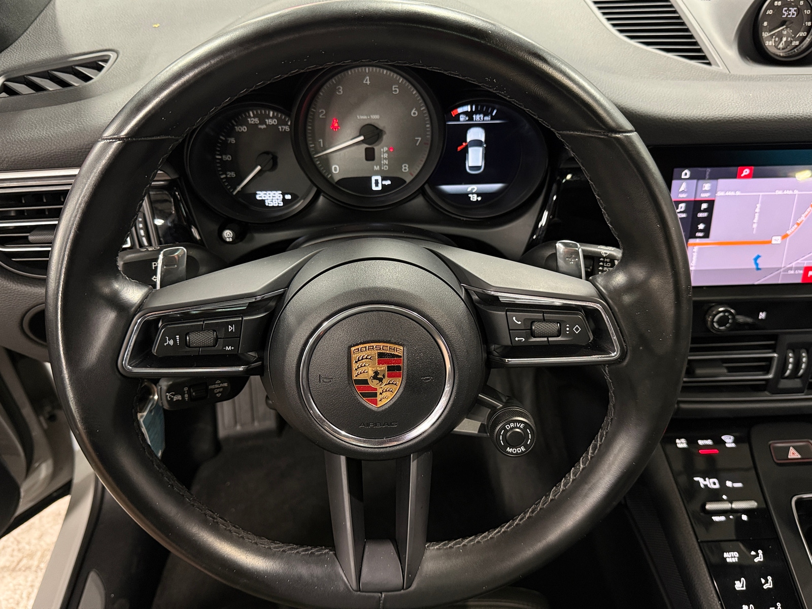 Thumbnail: 2023 Porsche Macan - 4