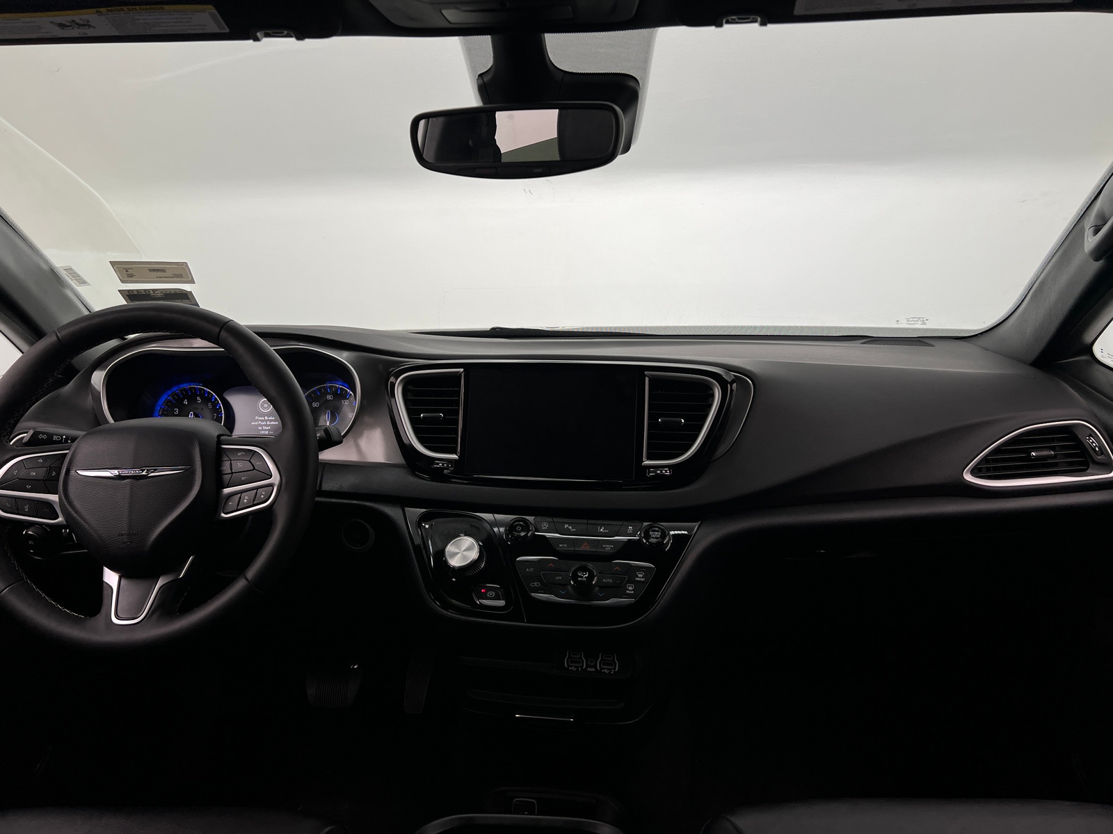 Thumbnail: 2025 Chrysler Pacifica - 2