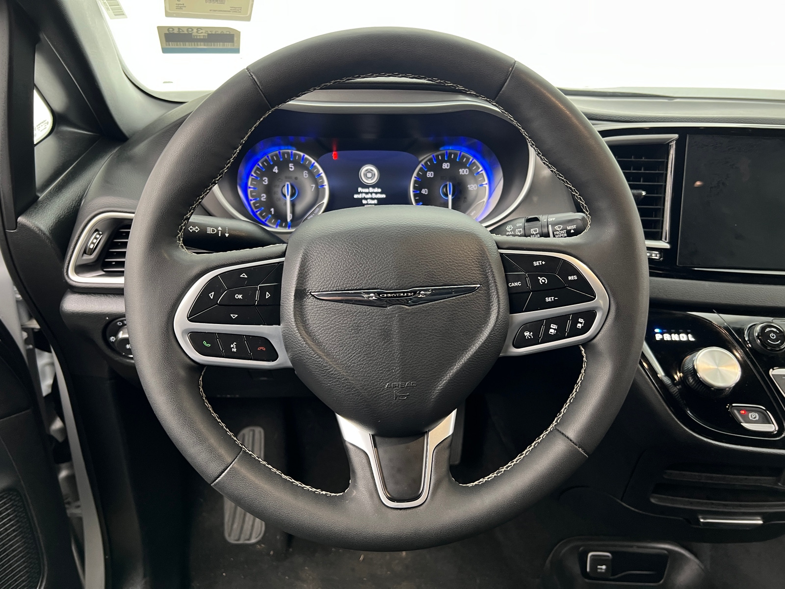 Thumbnail: 2025 Chrysler Pacifica - 4