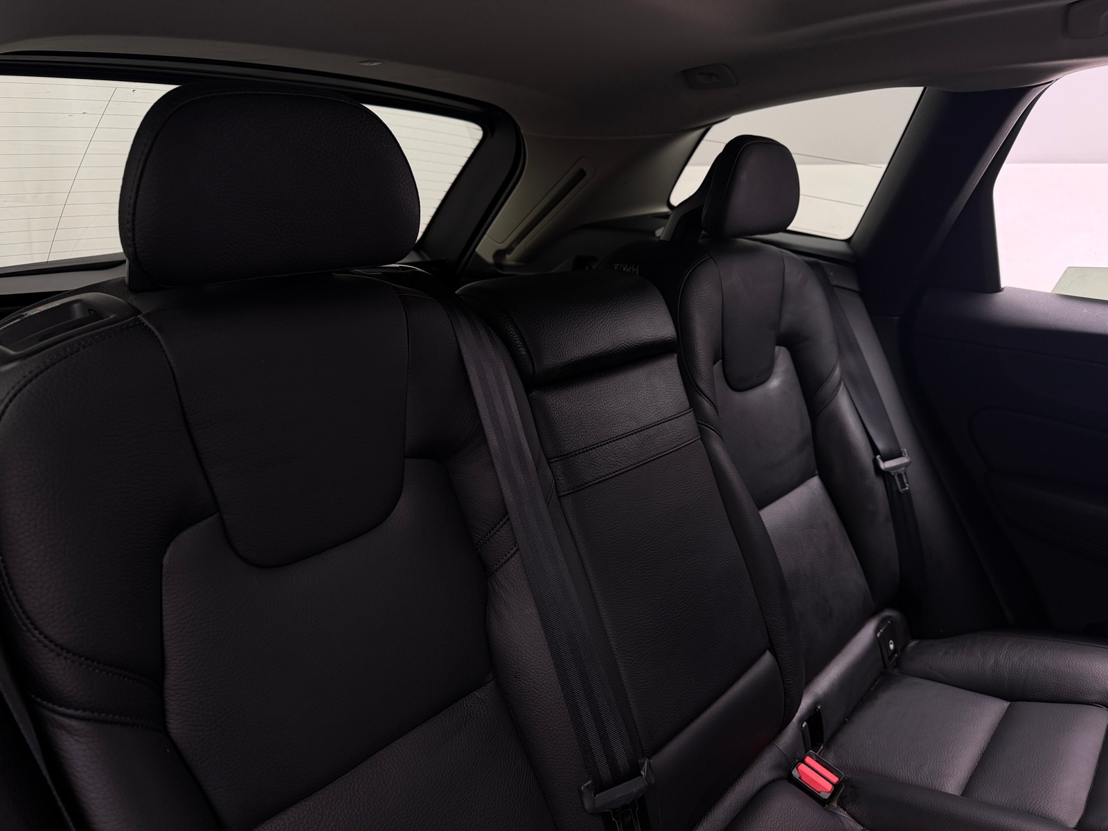 Thumbnail: 2018 Volvo XC60 - 5