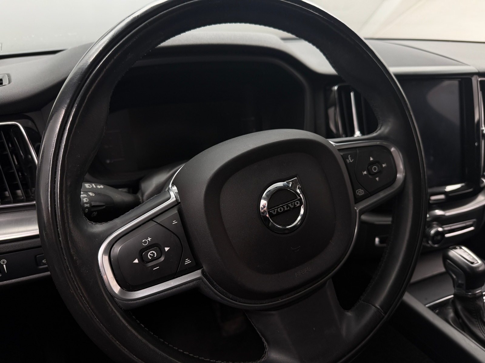 Thumbnail: 2018 Volvo XC60 - 4