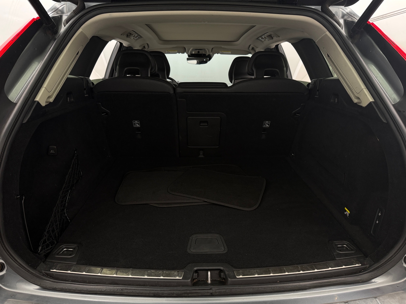 Thumbnail: 2018 Volvo XC60 - 6