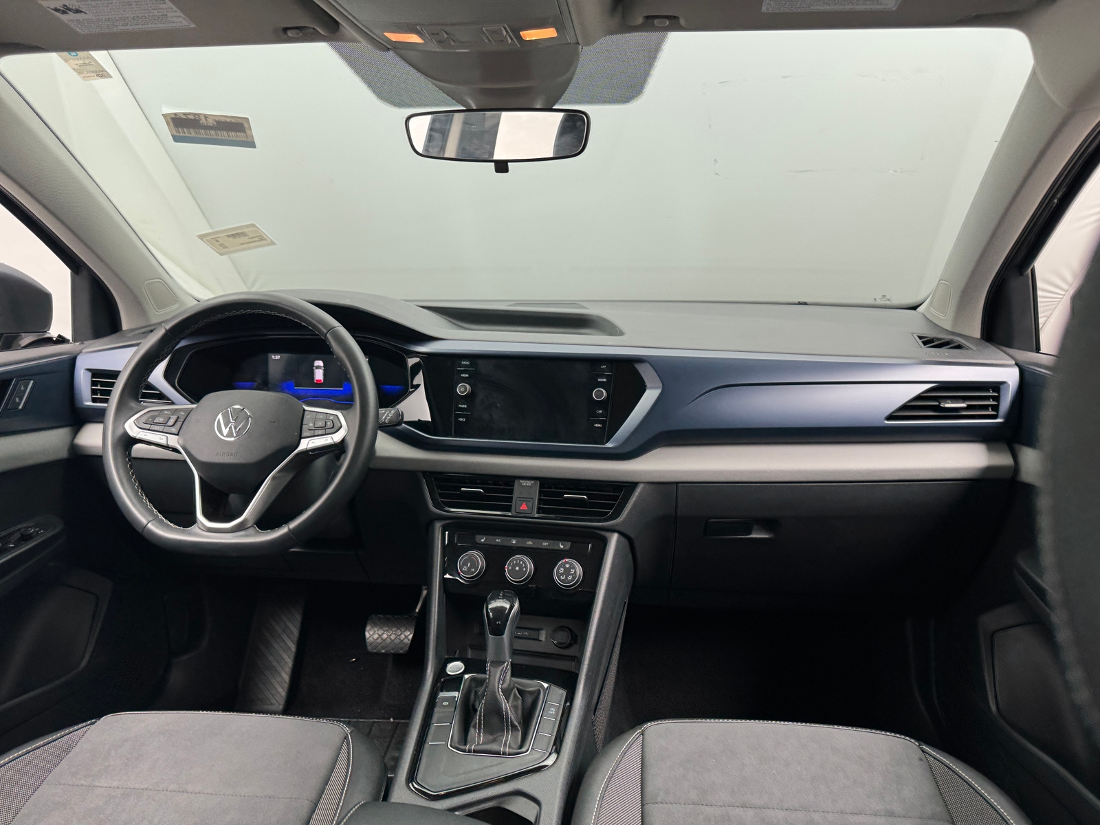Thumbnail: 2023 Volkswagen Taos - 3