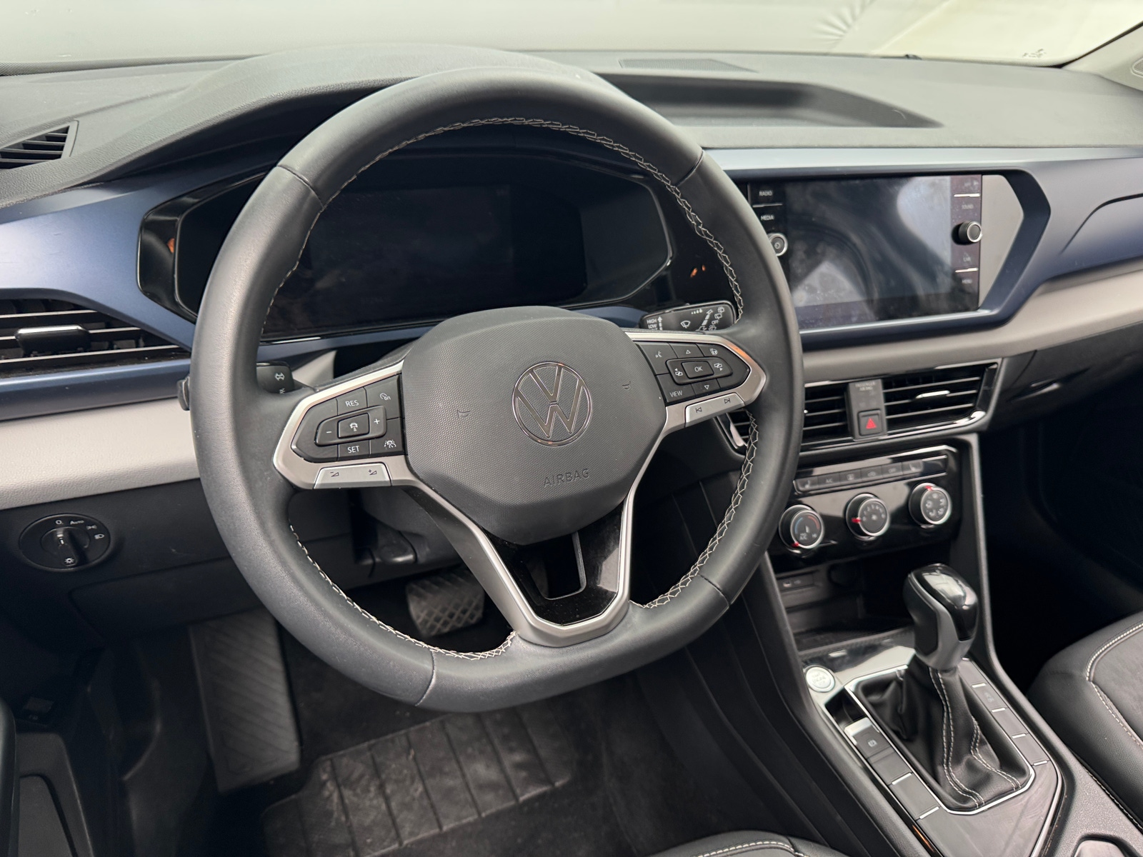 Thumbnail: 2023 Volkswagen Taos - 5