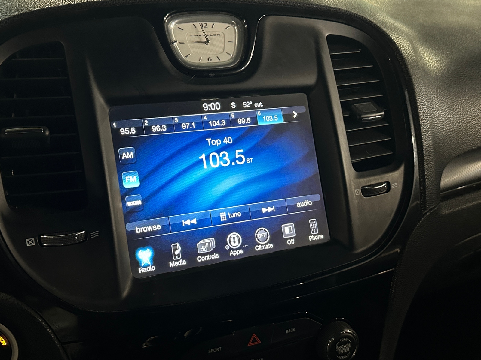 Thumbnail: 2016 Chrysler 300 - 3