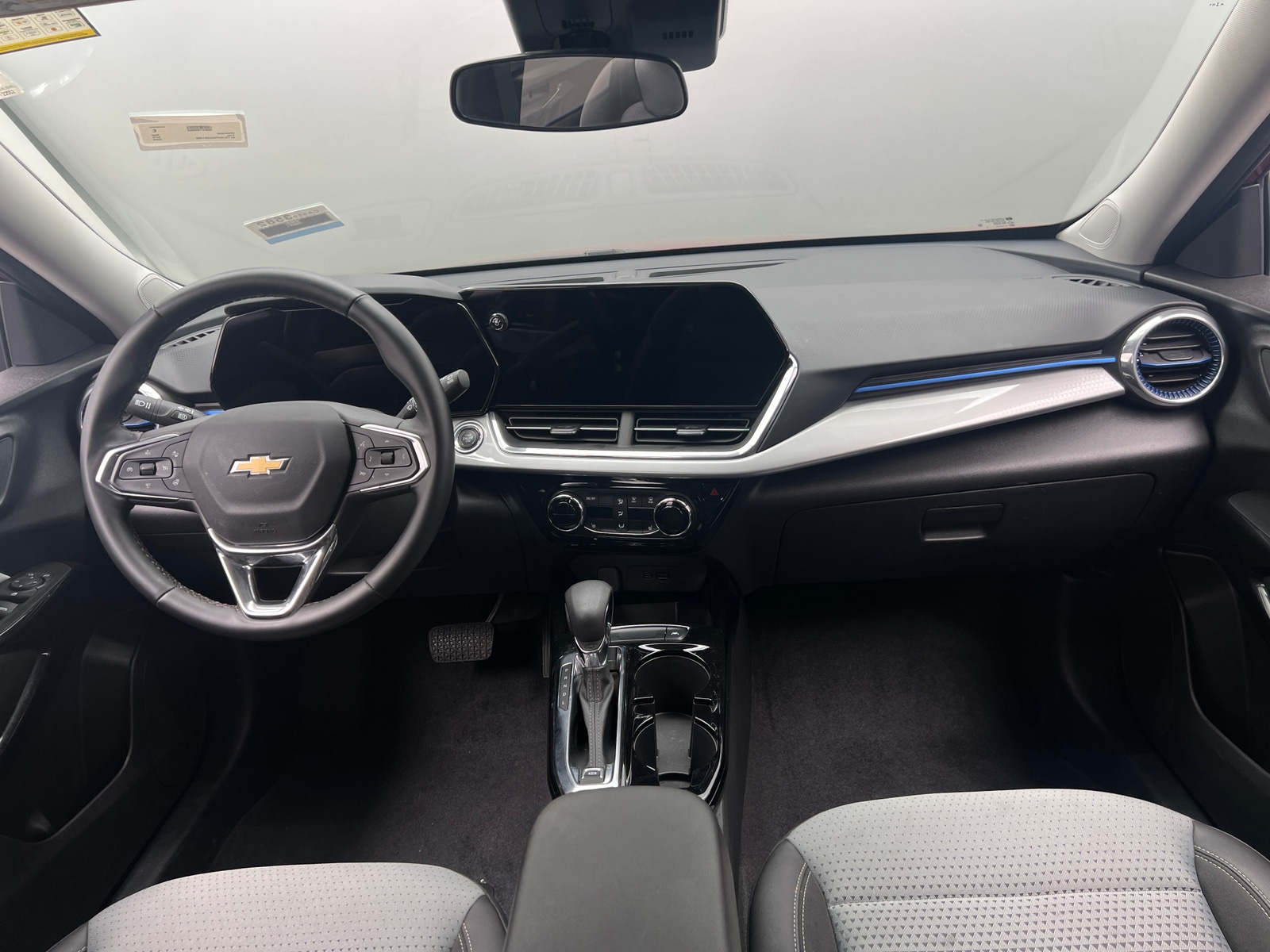 Thumbnail: 2025 Chevrolet Trax - 3