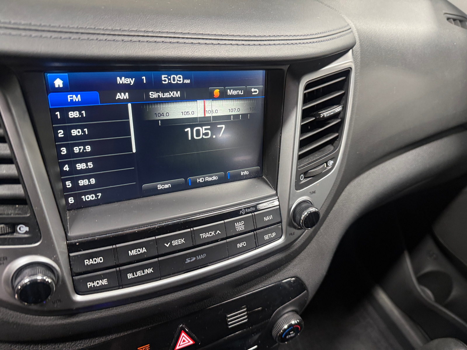 Thumbnail: 2016 Hyundai Tucson - 3