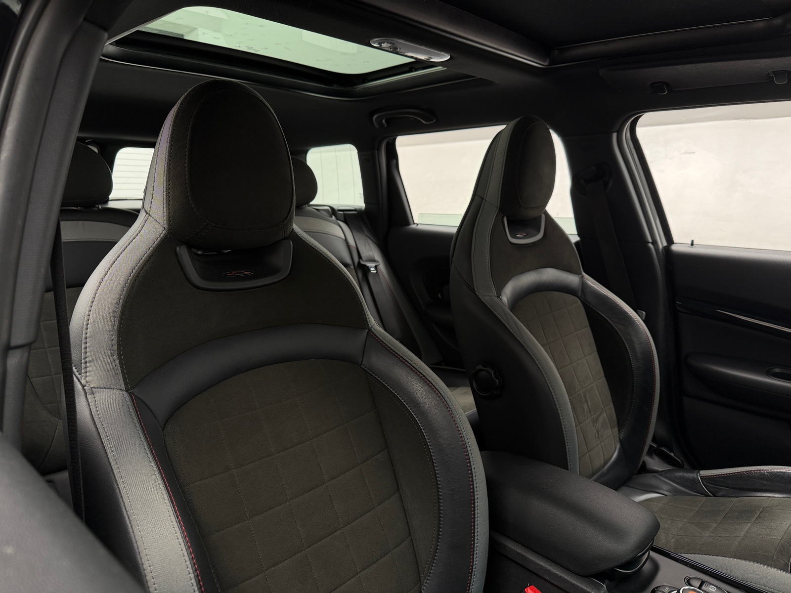 Thumbnail: 2020 MINI Cooper Clubman - 2