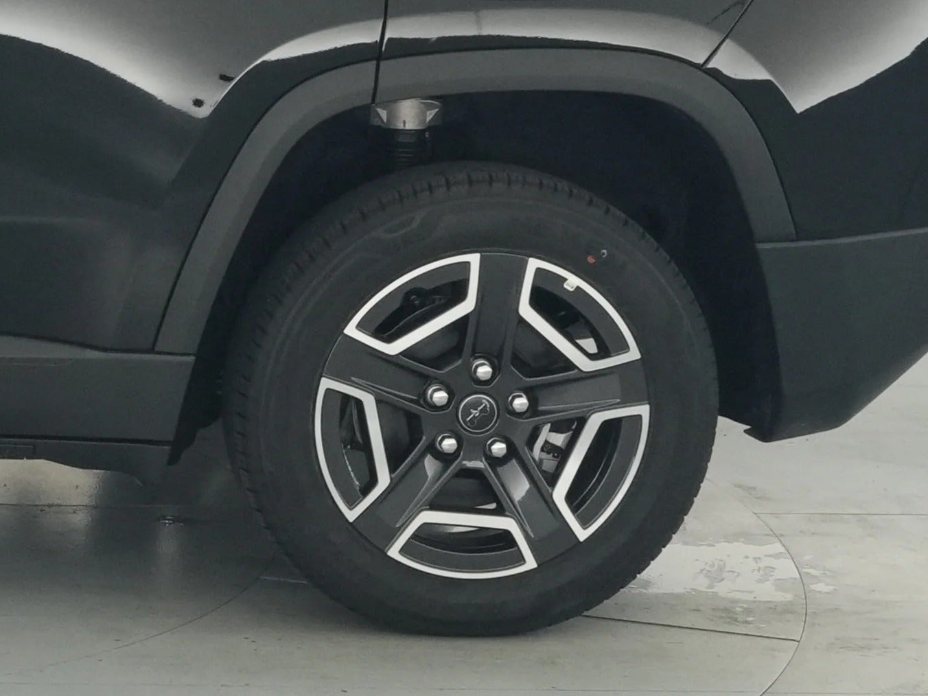2026 Jeep Cherokee Laredo - Photo 16